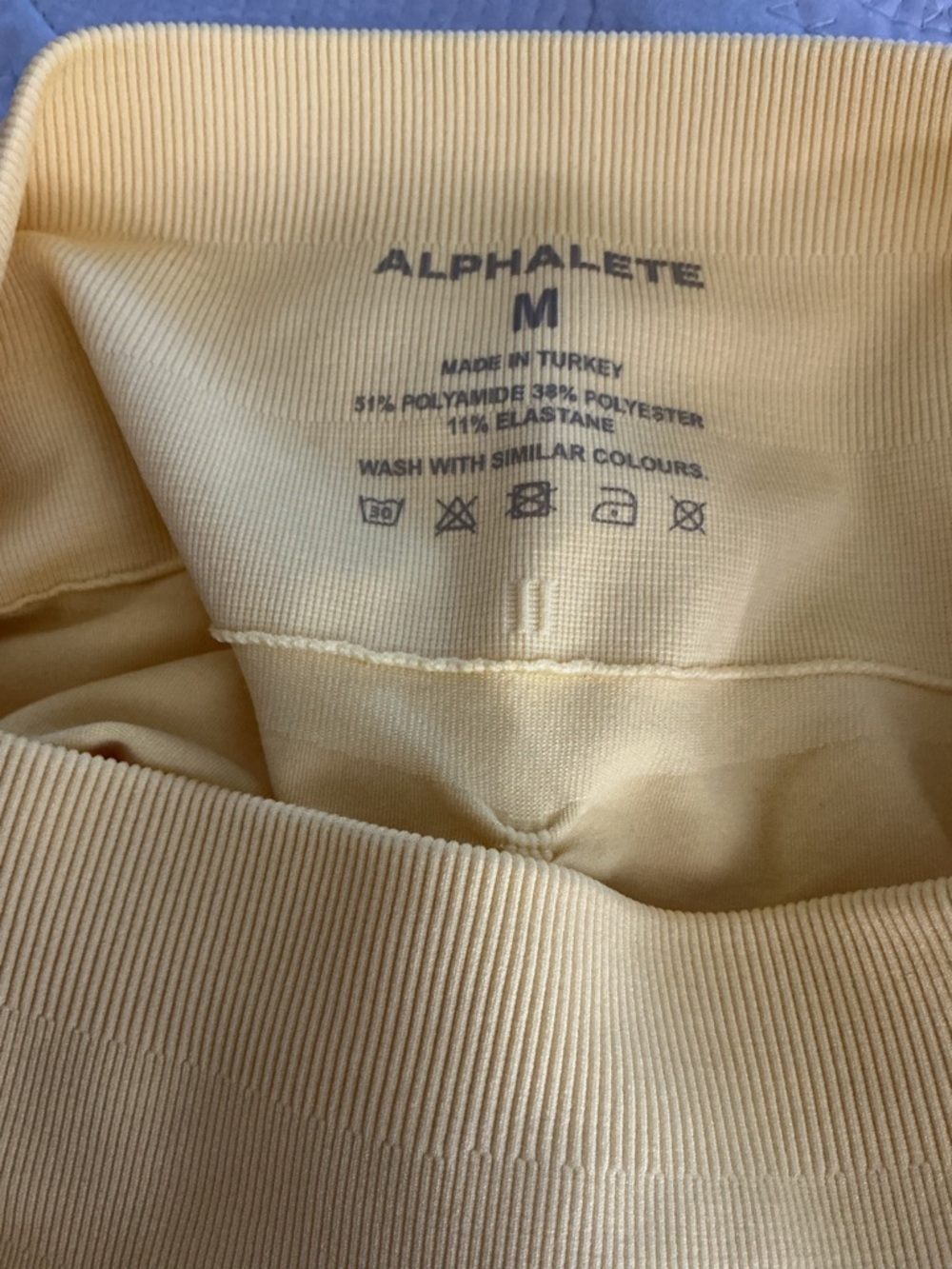 Alphalete#Alphalete High-Waisted Seamless Biker Shorts - Yellow (Size M) - Picture 6 of 7